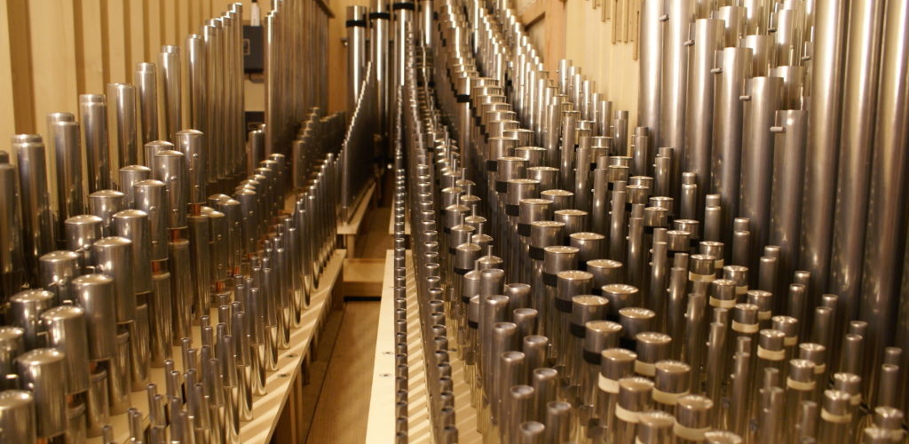 ein Teil des Pfeifenwerks in der Orgel der Heilig Kreuz Kirche in Detmold, Nordrhein Westfalen, Deutschland