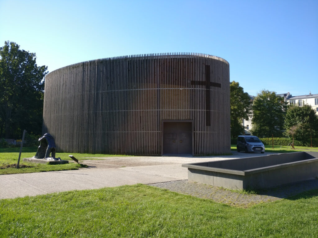 Kapelle der Versöhnung - Blick auf die Kapelle von außen